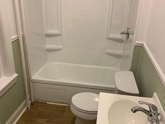 3rd image of 89 N Pine Ave #1