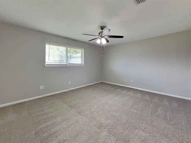 1920 Crooked Creek Ln — Photo 9