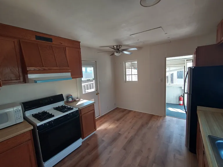 725 W Valerio St — Photo 8