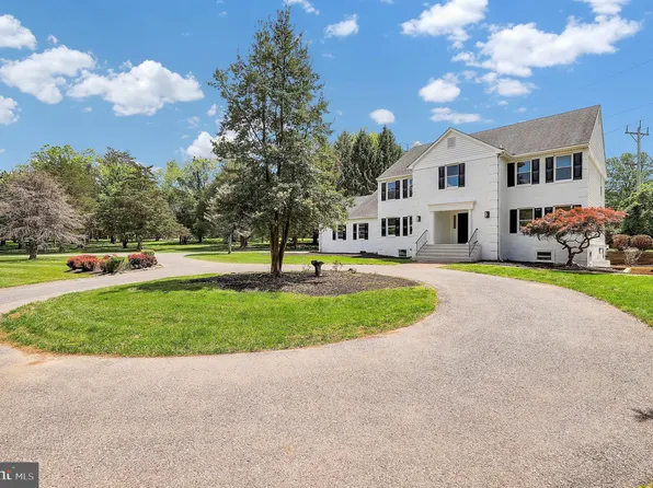 10510 White Clover Ter, Potomac, MD 20854