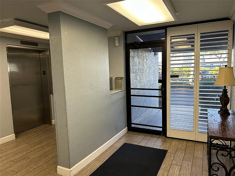 1316 Pasadena Ave S #202 — Photo 28