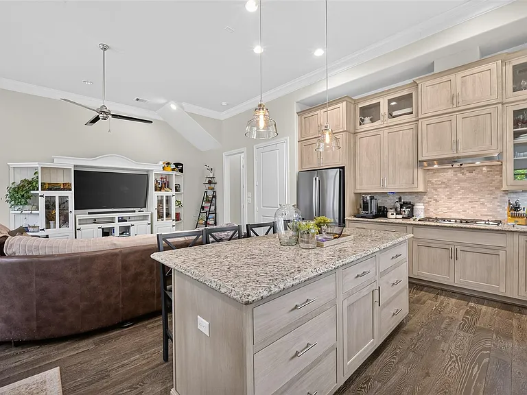 2703 Kinsley Oaks Dr — Photo 19