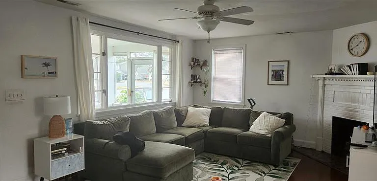2420 Seaview Ave — Photo 4