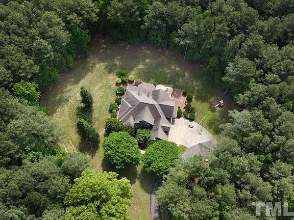4th image of 4004 Spring Lake Dr