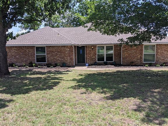2nd image of 704 Winding Creek Trl
