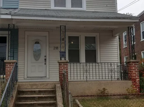218 10th St, Upland, PA 19015