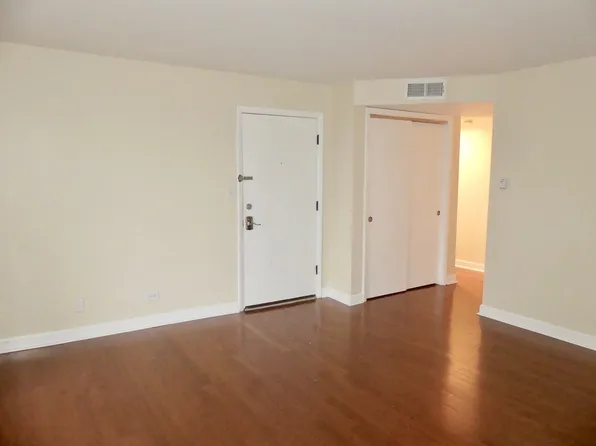 3177 W 115th St APT 3W, Merrionette Park, IL 60803