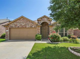 1104 Lake Grove Dr, Little Elm, TX 75068