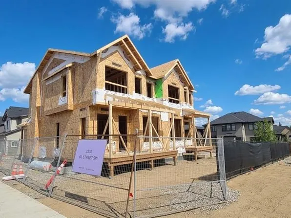 2242 W 81st St SW, Calgary, AB T3H 5N2