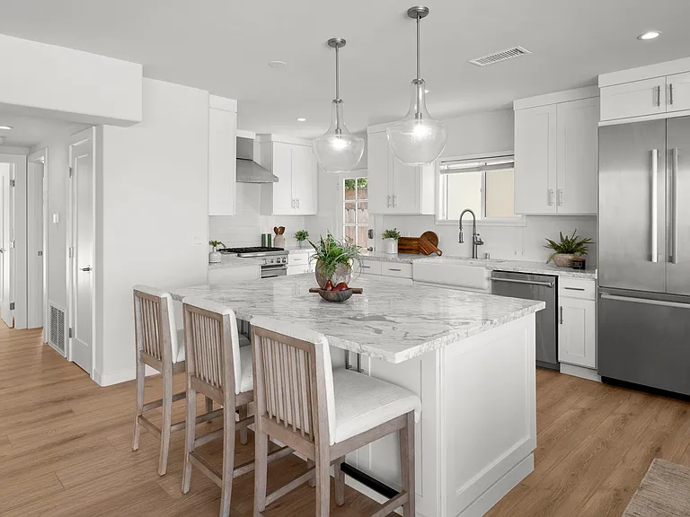 3611 Riviera Dr — Photo 16