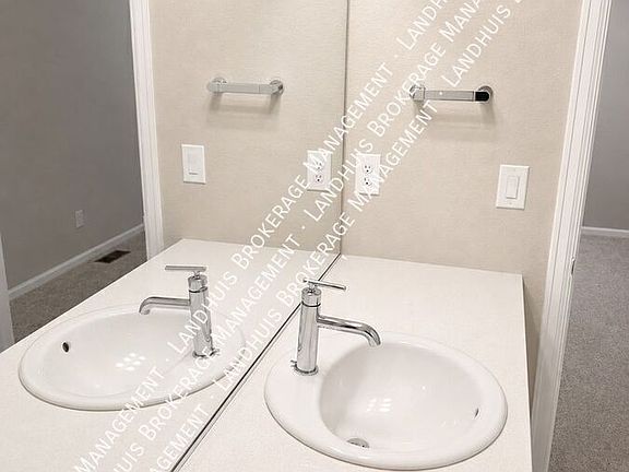 5th image of 755 E Maybell Dr