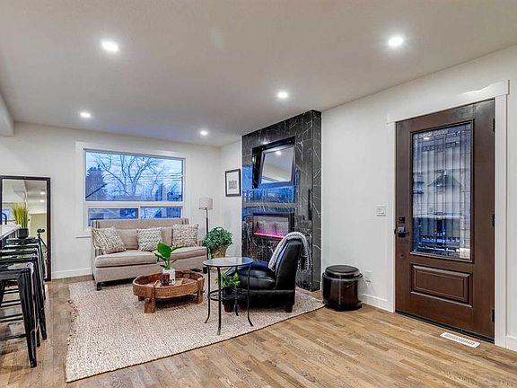 3rd image of 2126 W 18a St SW