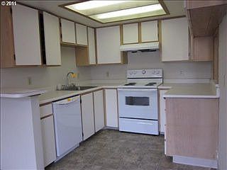 4th image of 7306 NE 16th Ave APT 2