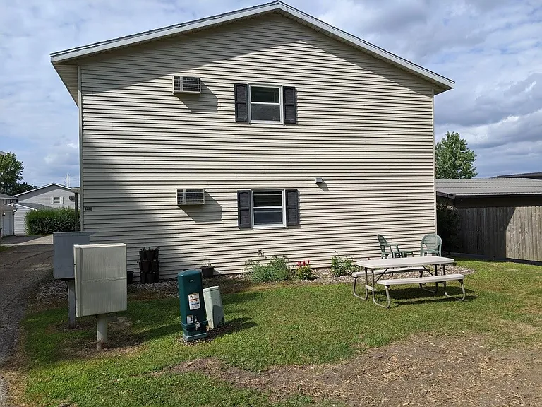 2215 3rd St SW — Photo 4