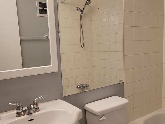 5th image of 10255 117th St NW #17