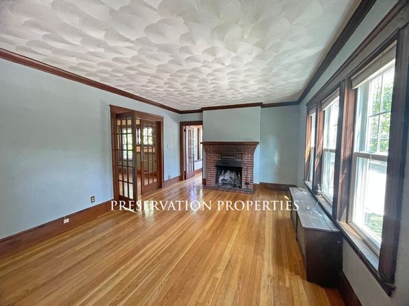 253 Cabot St FLOOR 2