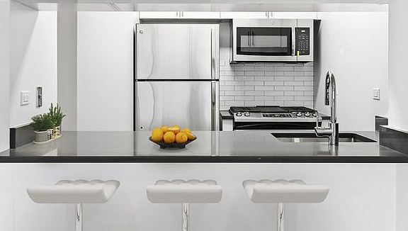 4th image of 200 E 87th St APT 18C