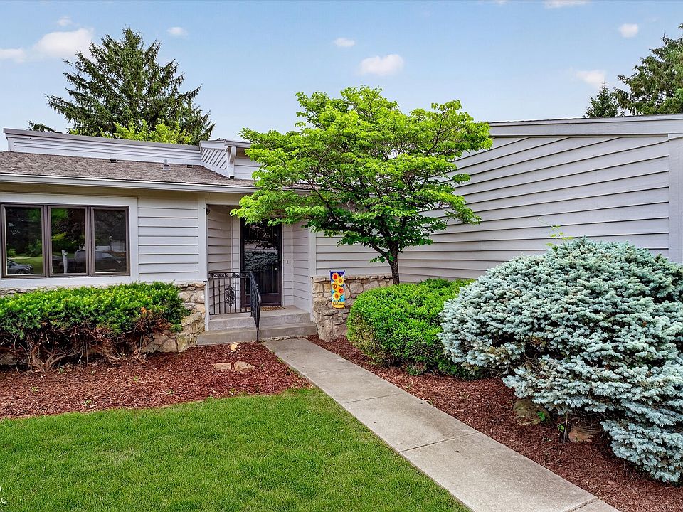 1st image of 400 Sandbrook Dr