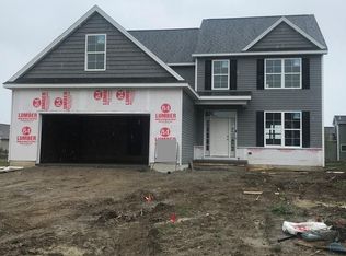 111 Valley Hall Dr, Perrysburg, OH 43551