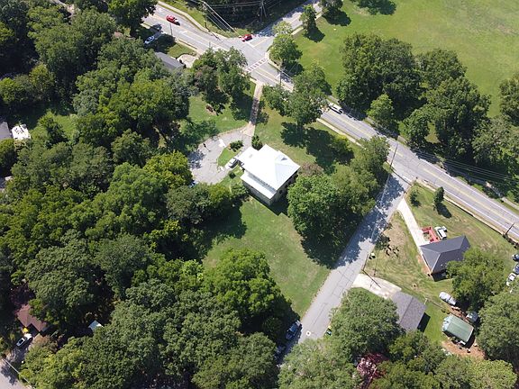 4th image of 1010 Oglethorpe Ave