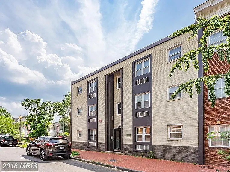 1512 Marion St NW #104 — Photo 7