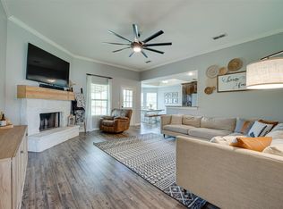 552 Laurel Dr, Wills Point, TX 75169