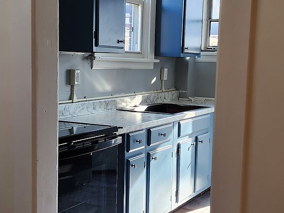 2nd image of 457 Lloyd Pl #1&2