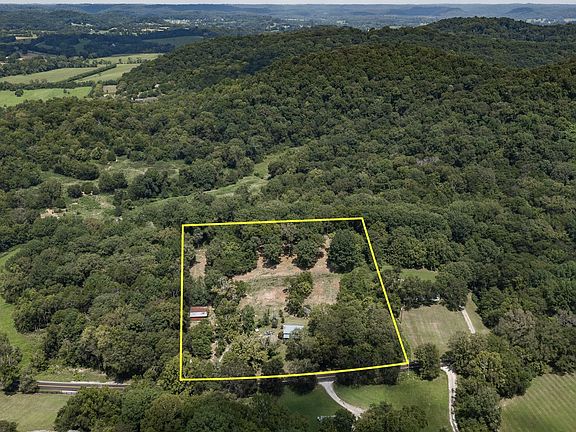 3rd image of 648 Cummings Ln