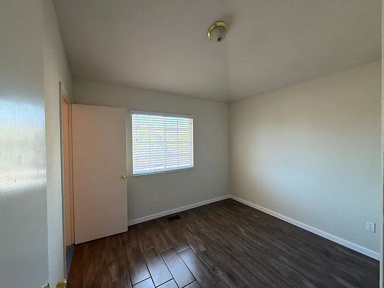 1100 Twinbridge Ct — Photo 15