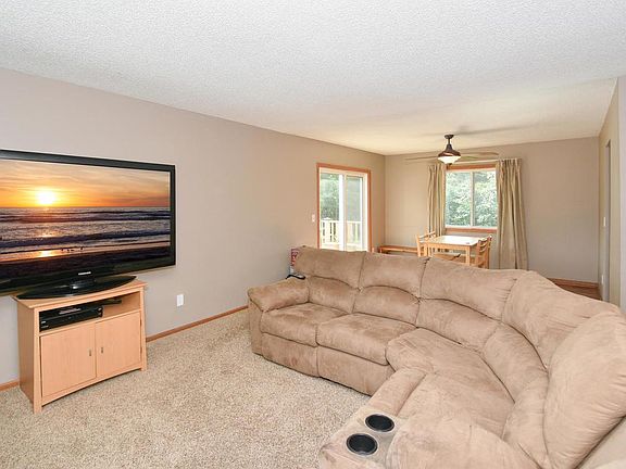 4th image of 1002 Sunny Ln