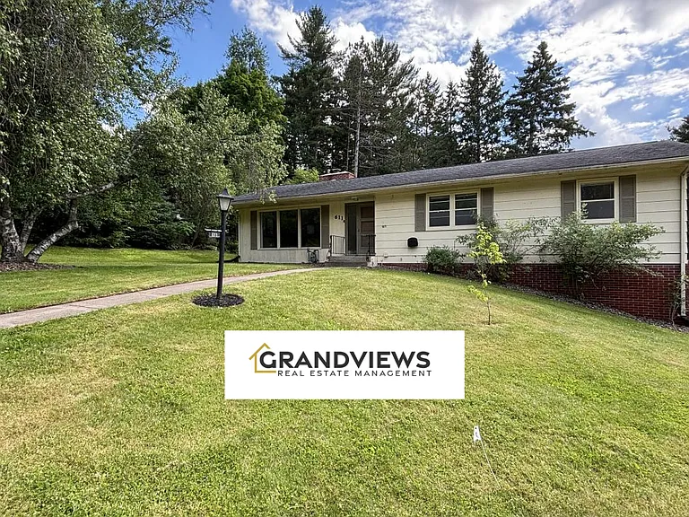 611 Birch St — Photo 1
