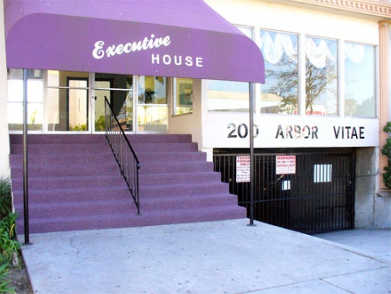 2nd image of 200 W Arbor Vitae St #3