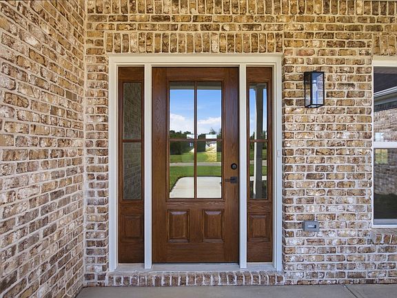 5th image of 609 Comanche Dr