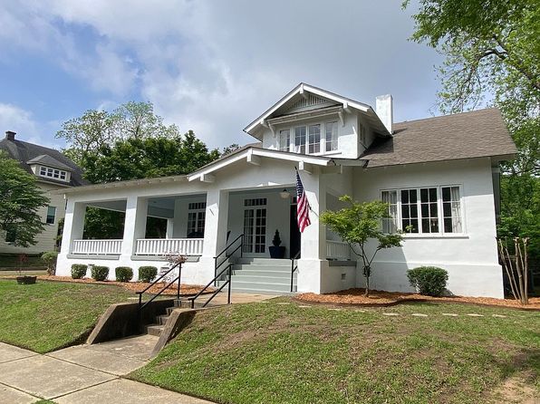 1409 Pecan St