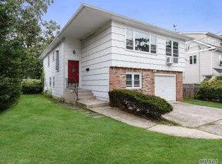 23 Jefferson Ave, Bayville, NY 11709