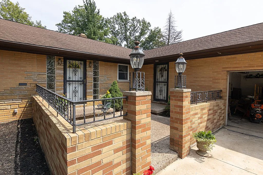 12658 Gardenside Dr photo 1