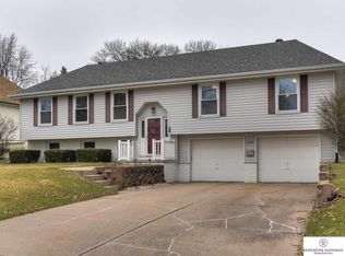 13406 Cedar St, Omaha, NE 68144