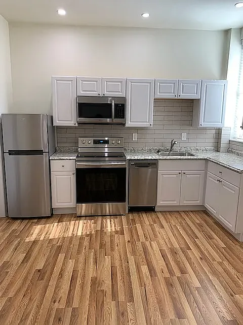 121 N 21st St #1R