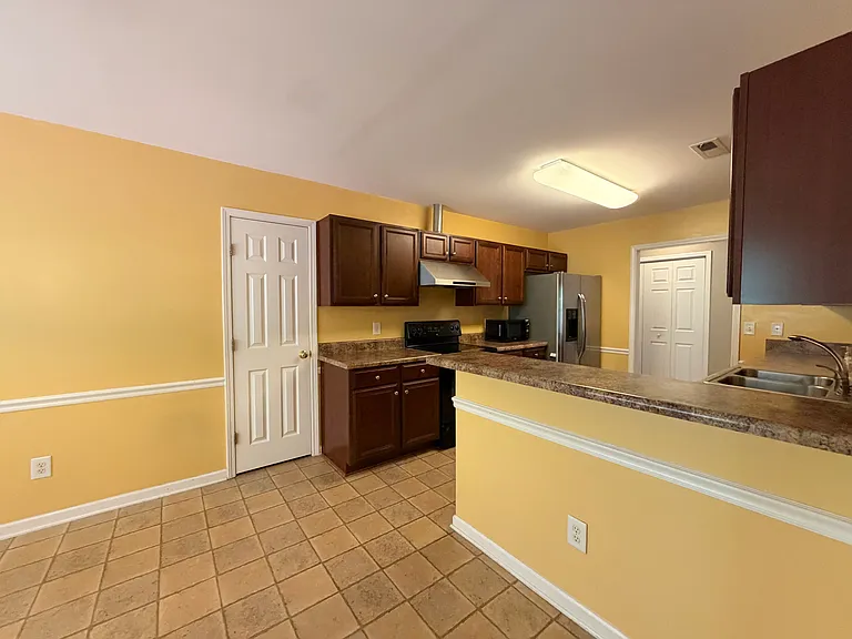 4566 Woodway Dr — Photo 11