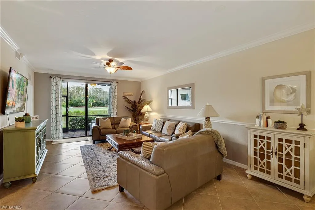 2 bed, 2.0 bath, 1355 sqft, $8,500 — Photo 3