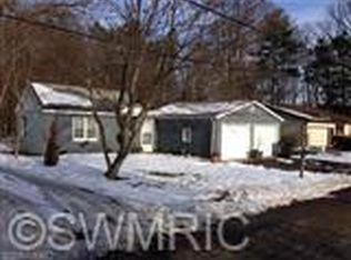 213 E Washington St, Berrien Springs, MI