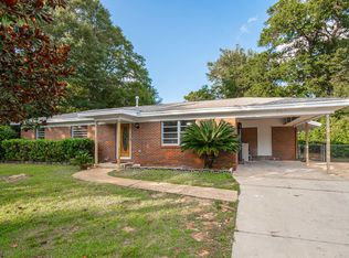 390 Lincoln Ave, Valparaiso, FL 32580