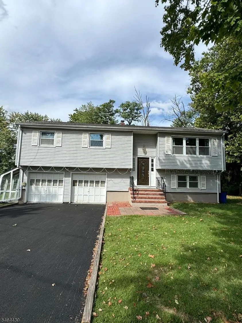 4 bed, 2.5 bath, $3,900 — Photo 3