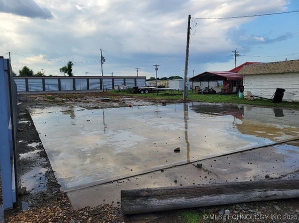 9 Highway, Eufaula, OK 74432