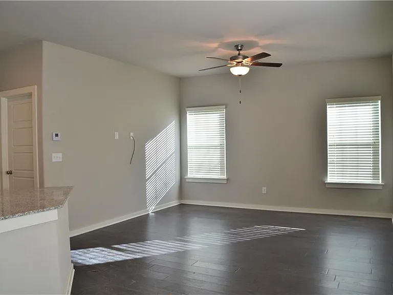 2413 Arbor Rd — Photo 5