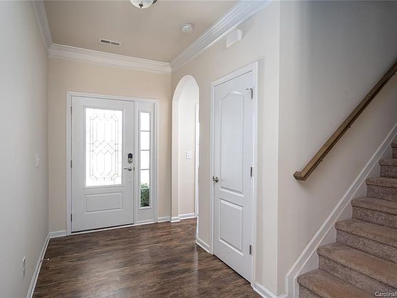 2nd image of 8023 Pastime Ln