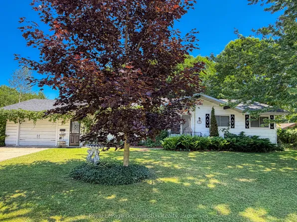 121 Edward St, Saugeen Shores, ON N0H 2L0