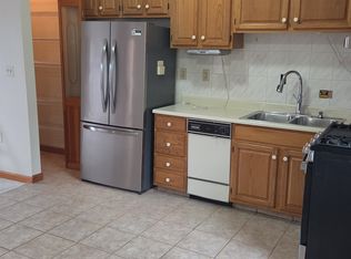 18 Pitman St #1, Fall River, MA 02723
