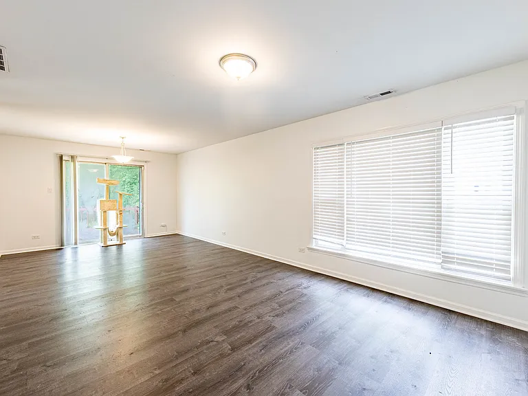 2722 Larkspur Ln — Photo 13