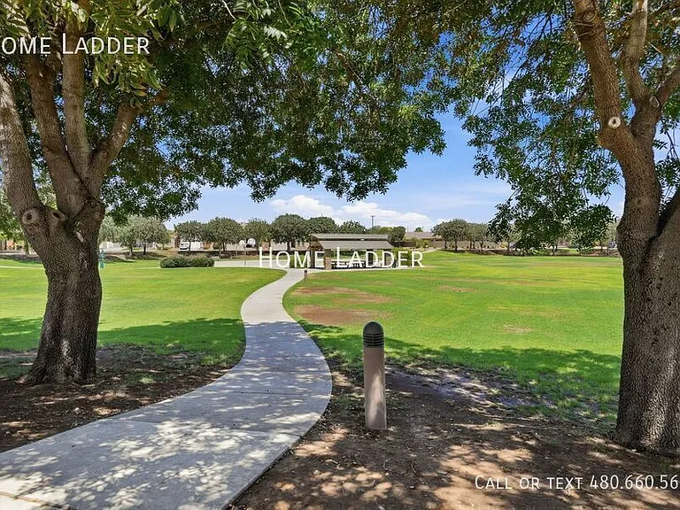 4172 E Santa Fe Ln — Photo 39
